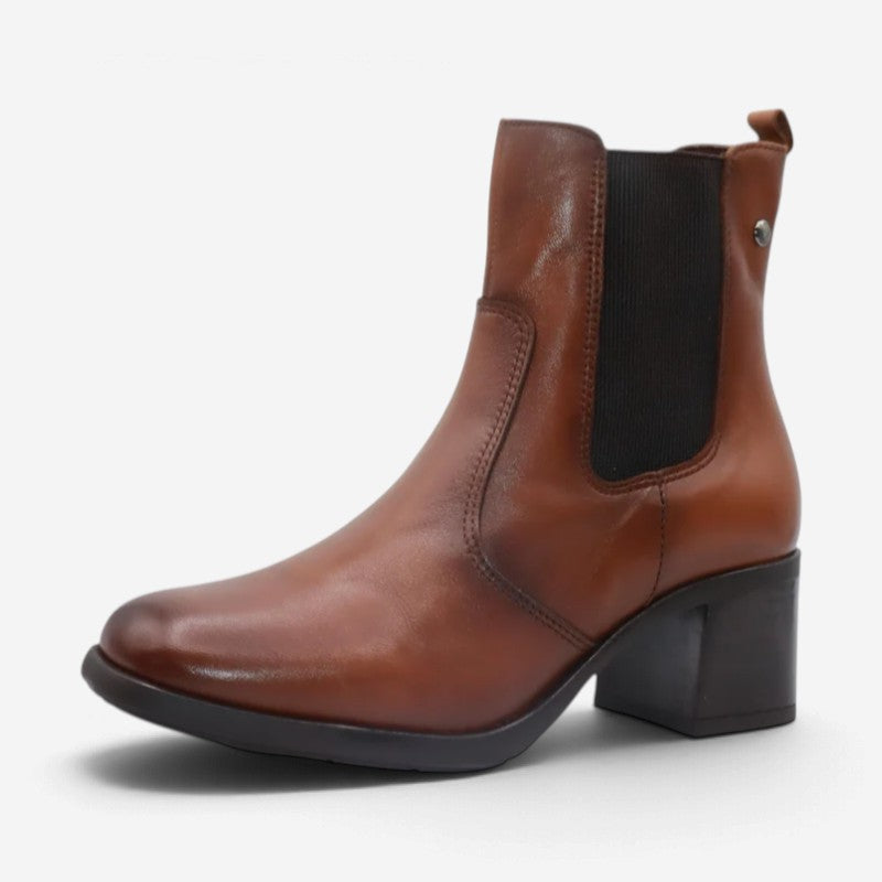 Betsy Tan
