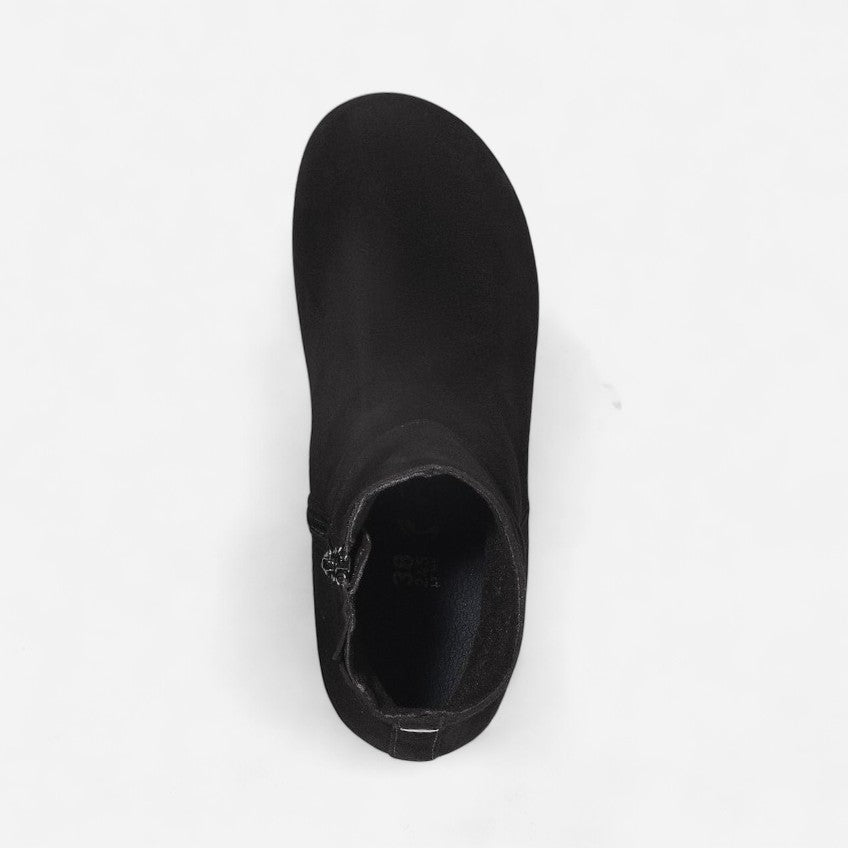 Ebba Black Suede Leather Narrow